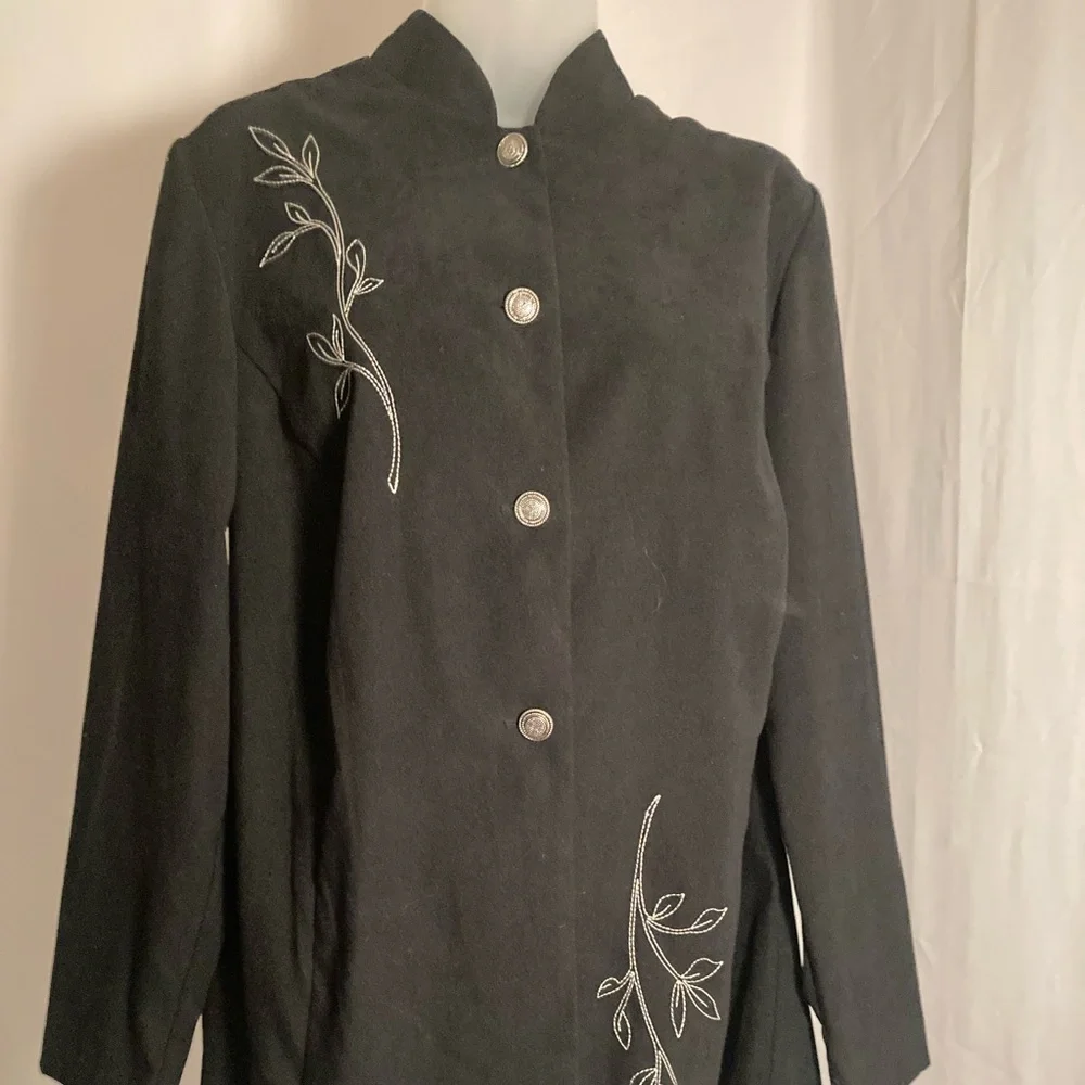 Helene blake embroidered top button down 14 w